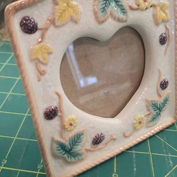 Cream and Green Heart Picture Frame with Floral Accents - Picture 4 of 11